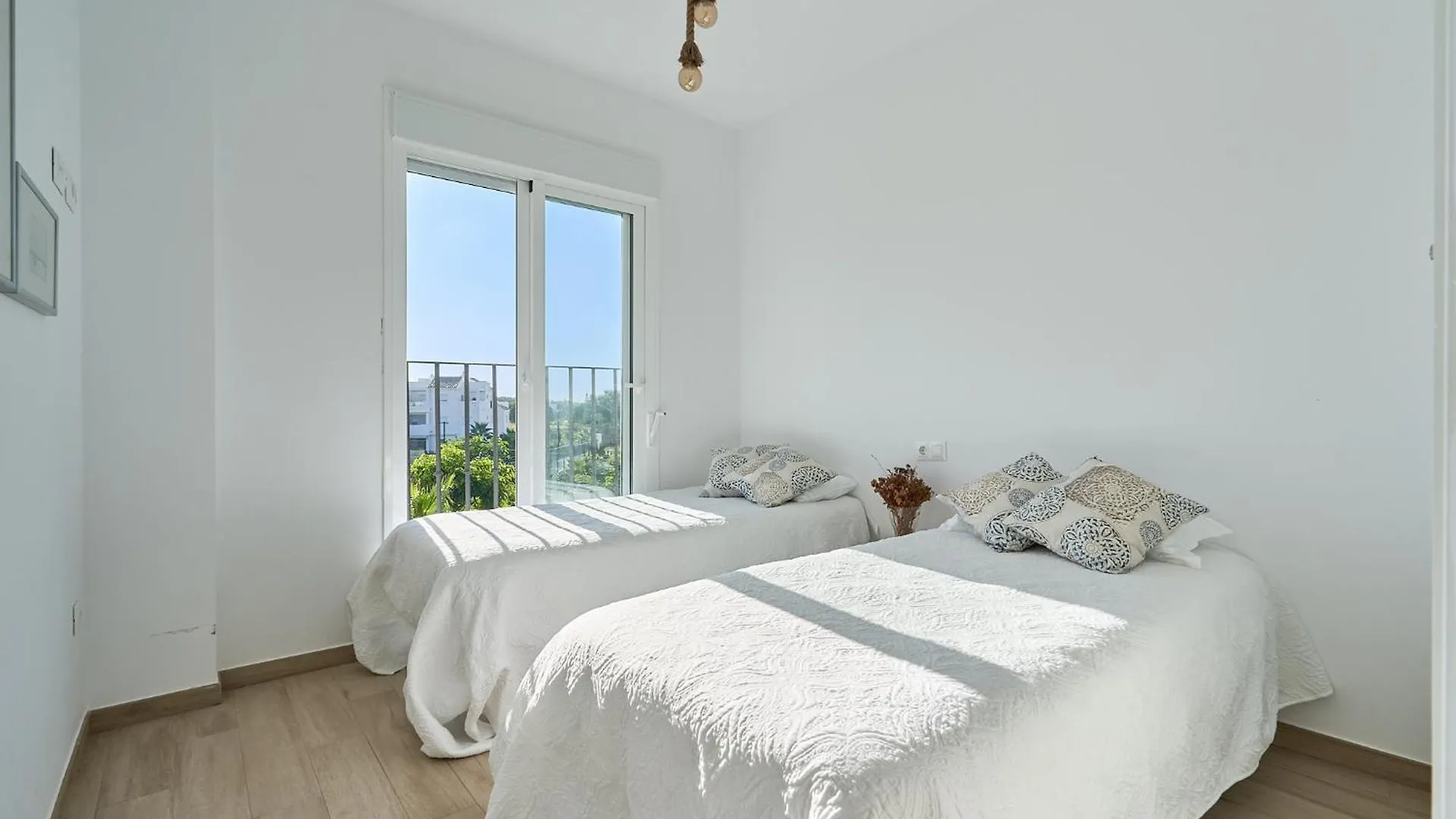Lightbooking Lake Gardens Chipiona Apartment