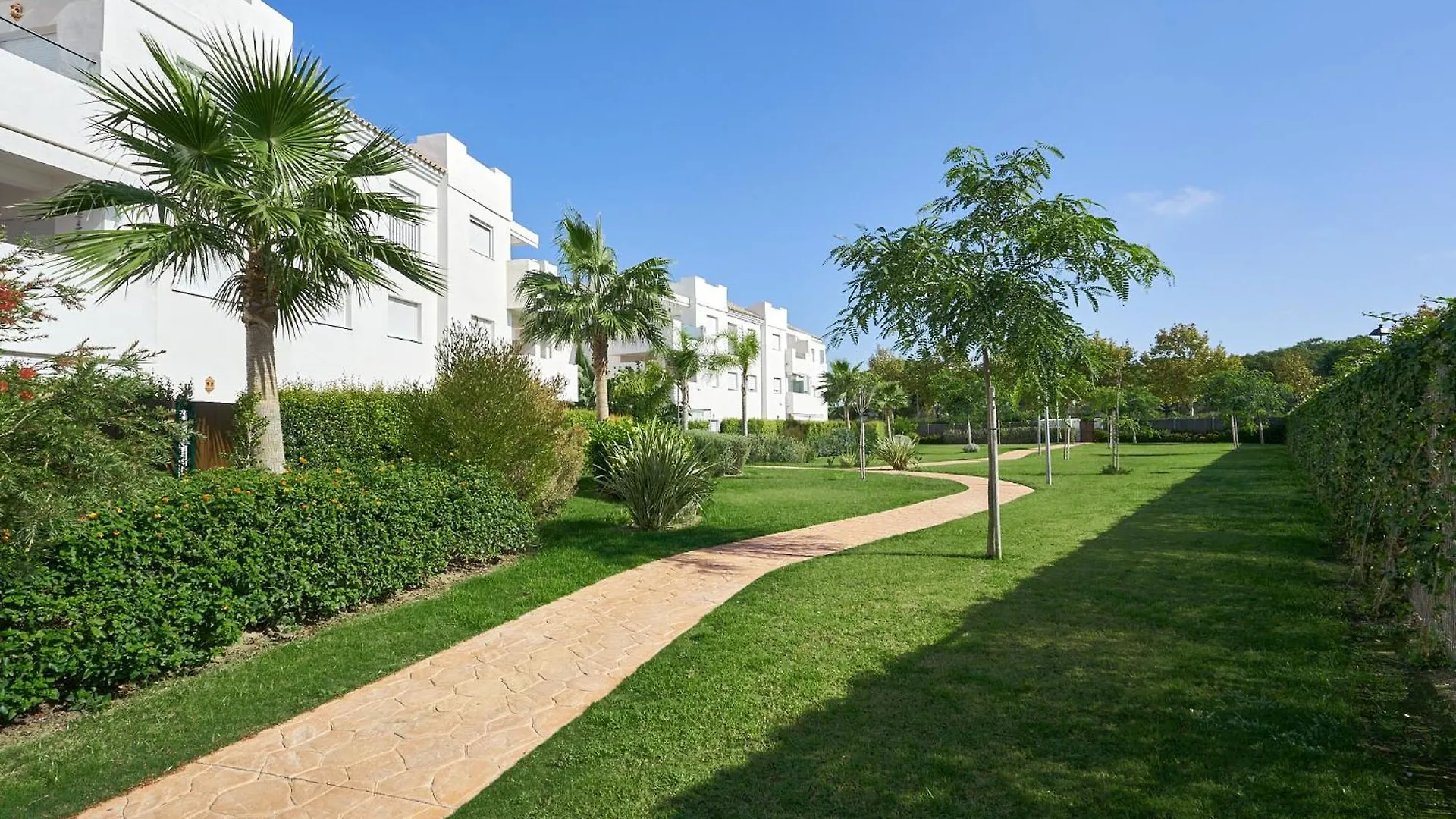 Lightbooking Lake Gardens Chipiona Apartment